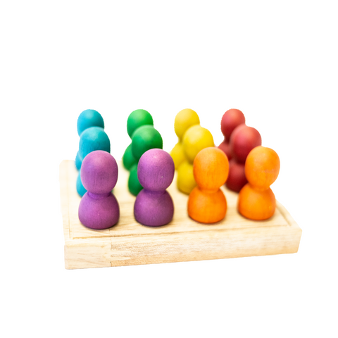 Q Toys 12 Small Rainbow People on Tray